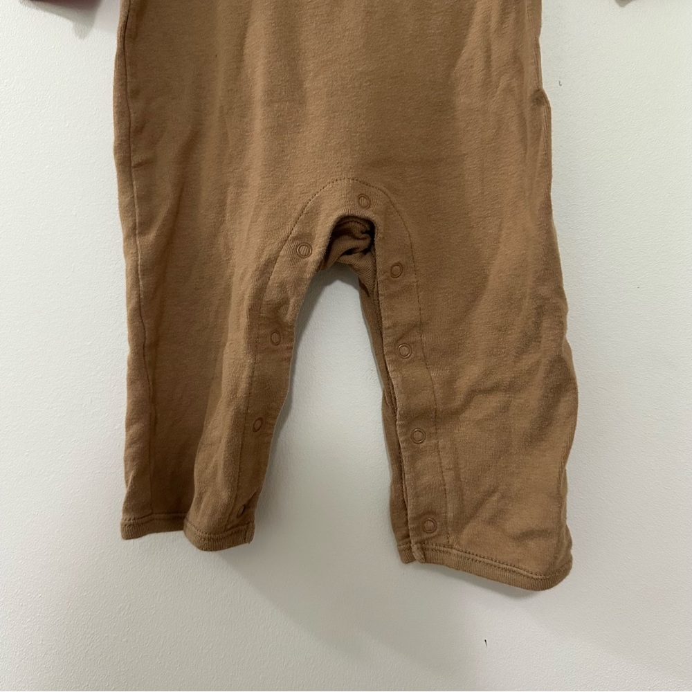 Old Navy Christmas Long Sleeve Uni-sex One Piece Outfit 6-12 Month bundle of 2 - Picture 9 of 11